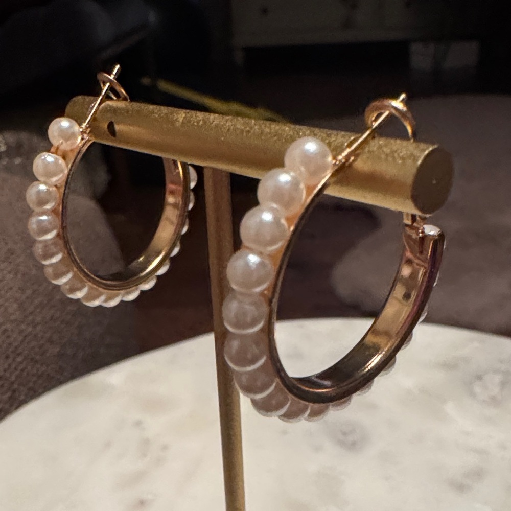 Elegant Gold & Pearl Hoop Earrings 1” Omega Back French Clip Dainty Jewelry - Picture 6 of 11